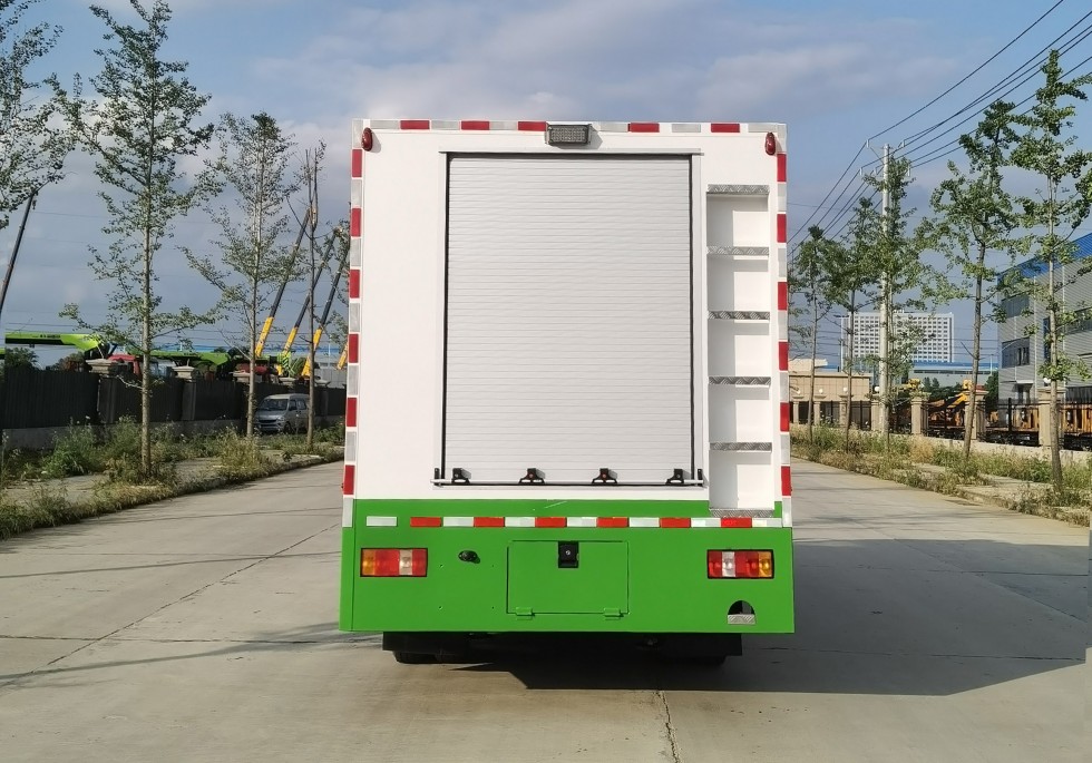 齊東方牌潤(rùn)滑油凈化工程車(chē)